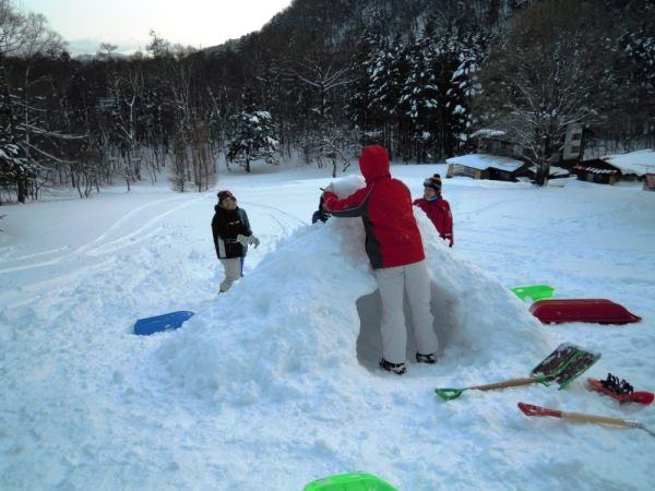 2010.3.11.making a snowman.JPG
